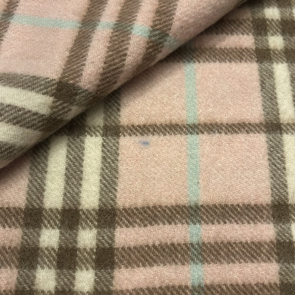 Burberry Nova Check Pink Cashmere Scarf - Picture 5 of 7